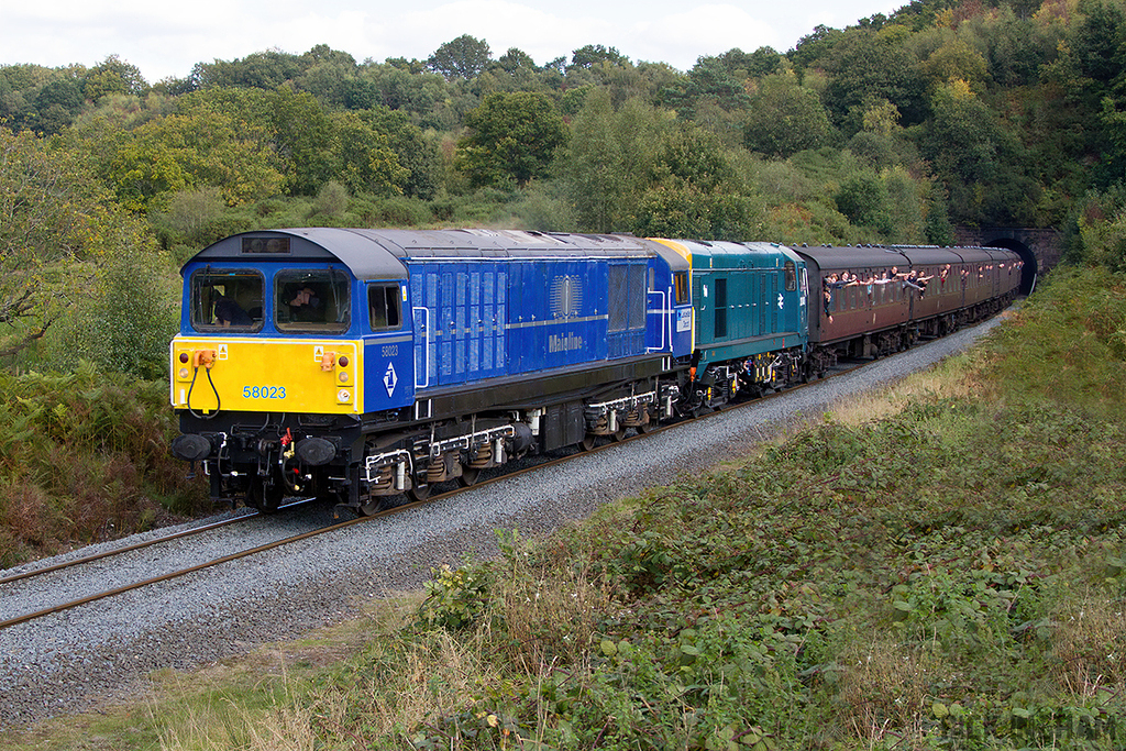 Class 58 - 58023 + Class 20 - 20048 - Mainline Freight