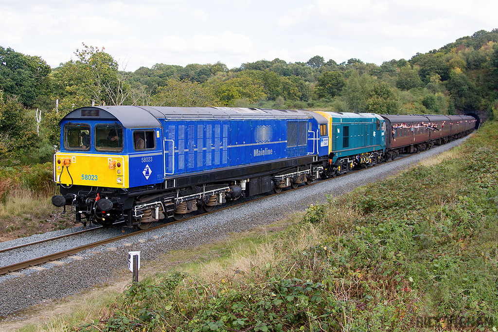 Class 58 - 58023 + Class 20 - 20048 - Mainline Freight