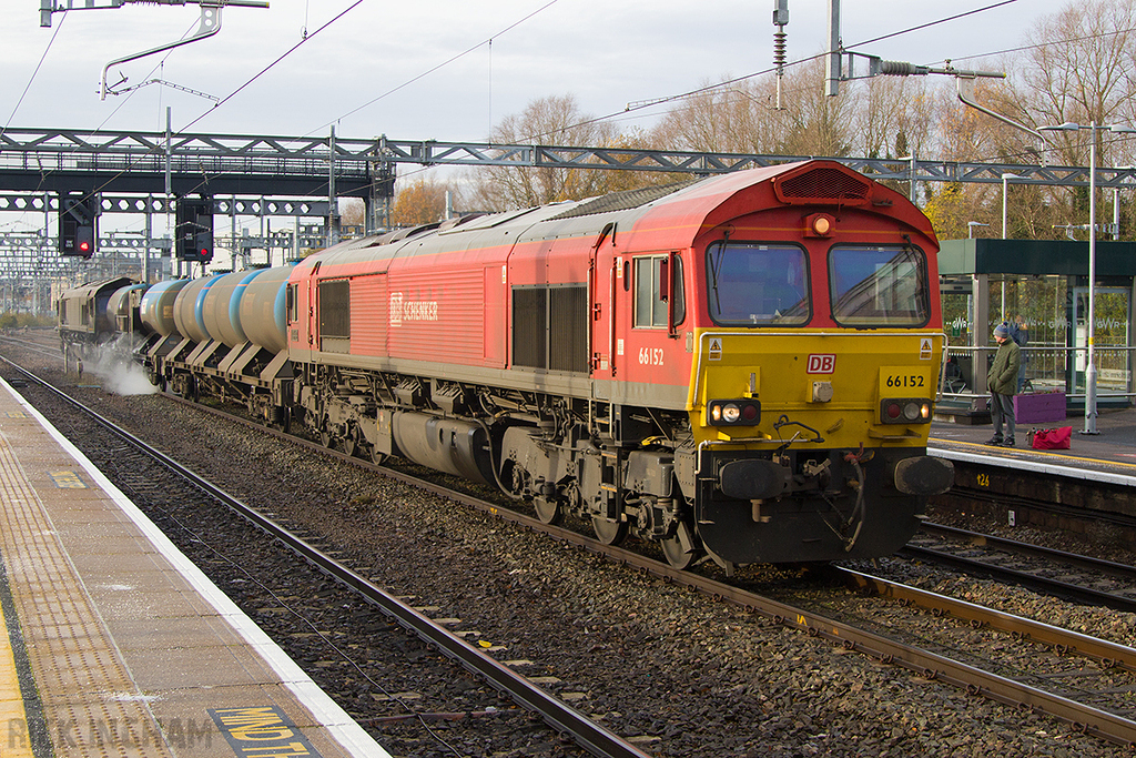 Class 66 - 66152 + 66151 - DB Schenker