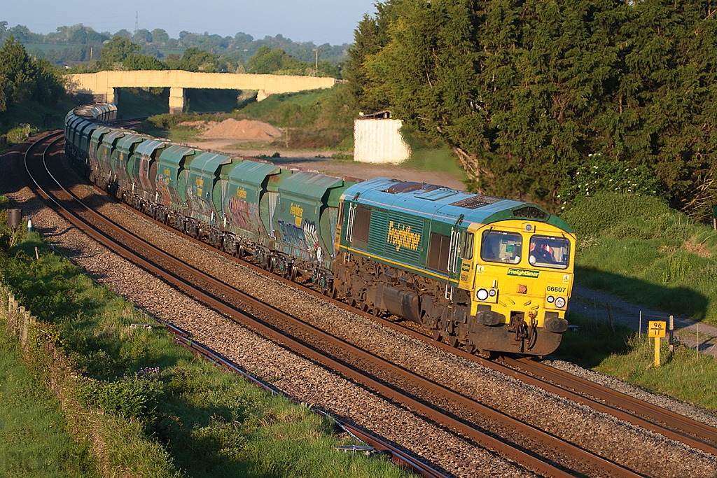 Class 66 - 66607 - Freightliner