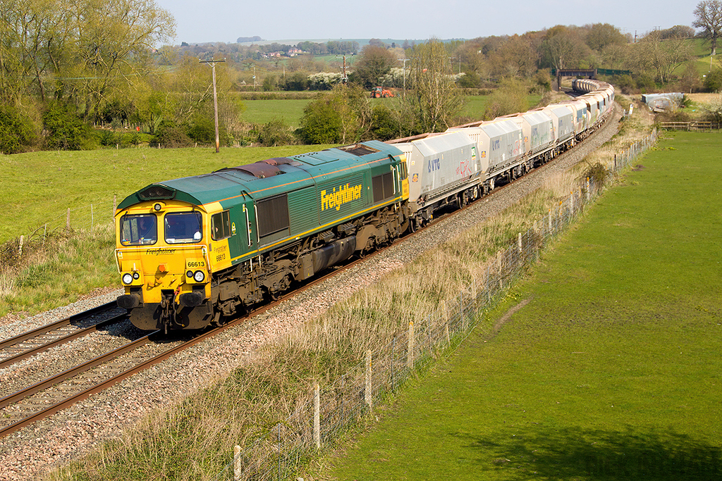 Class 66 - 66613 - Freightliner