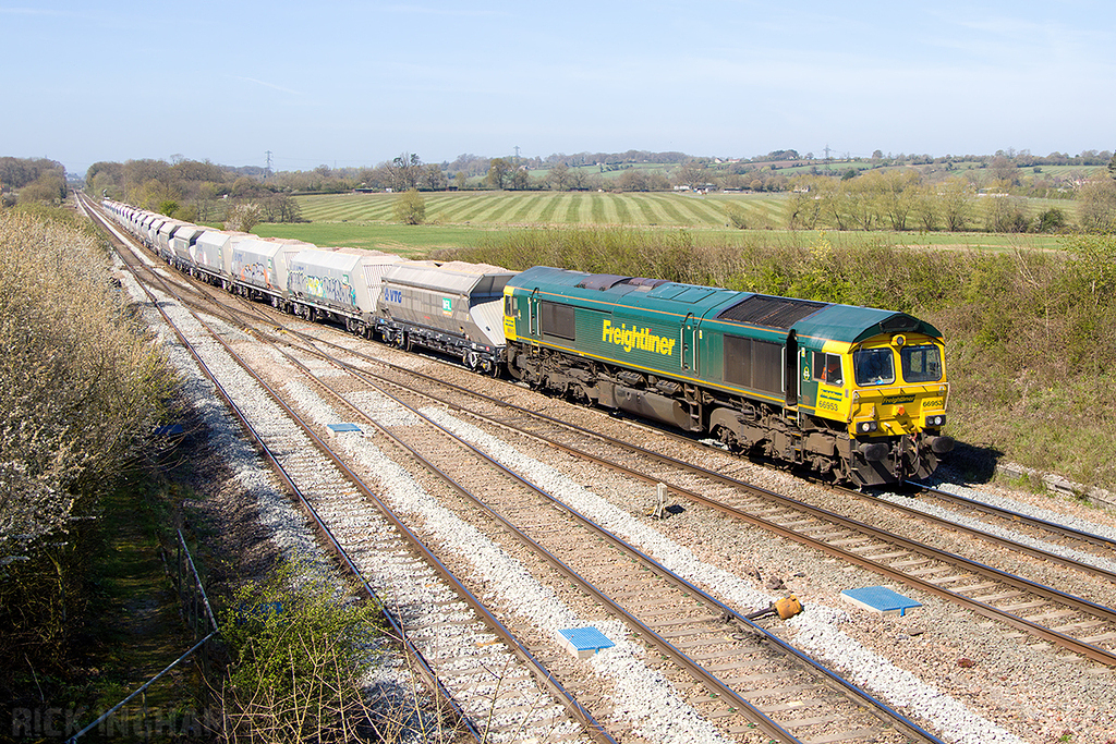 Class 66 - 66953 - Freightliner