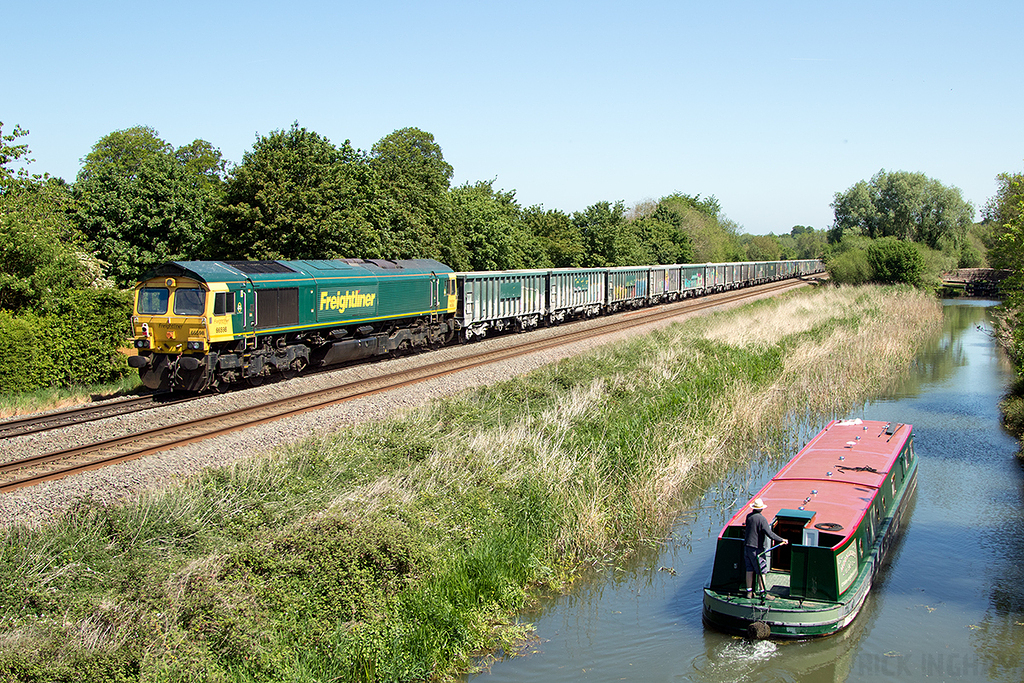 Class 66 - 66598 - Freightliner