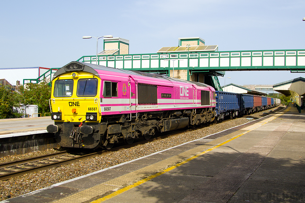 Class 66 - 66587 - Freightliner