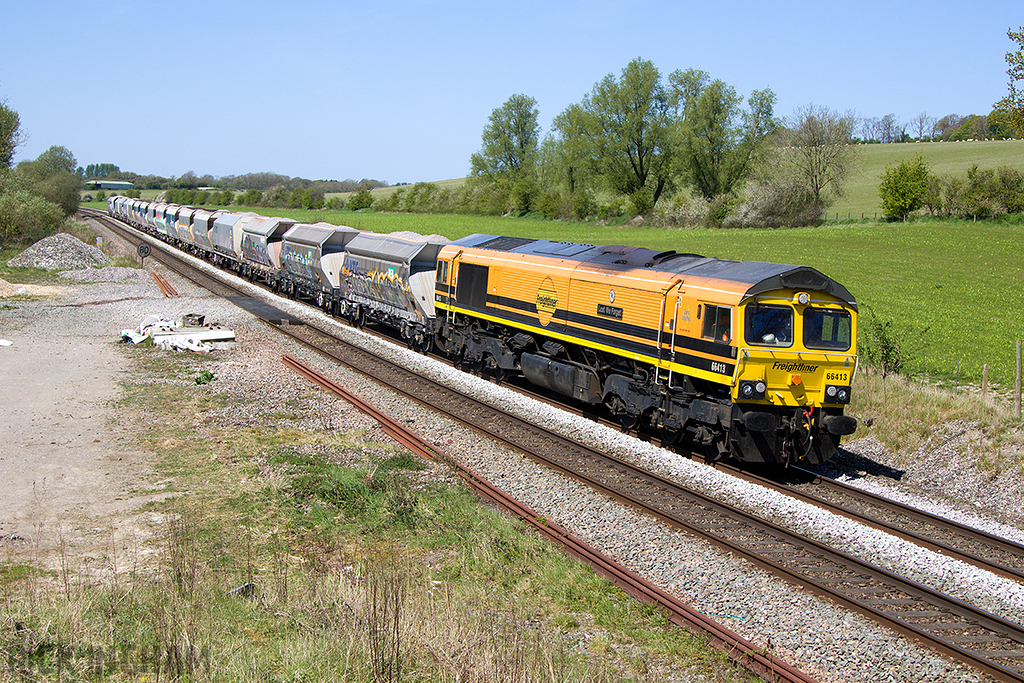 Class 66 - 66413 - Freightliner