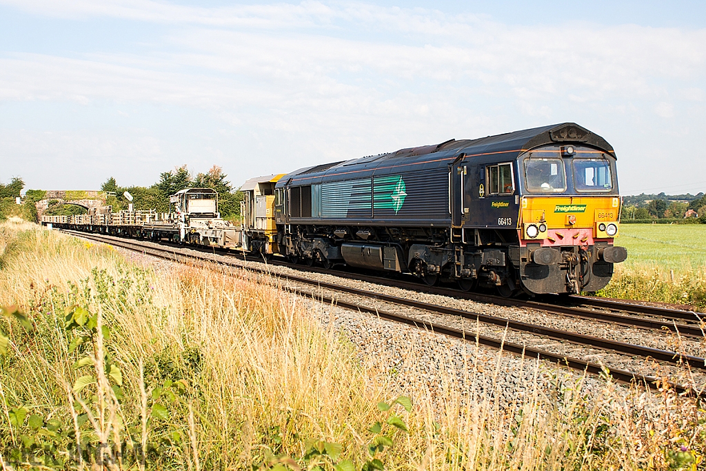 Class 66 - 66413 - Freightliner