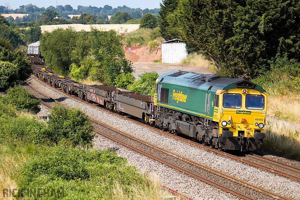 Class 66 - 66562 - Freightliner