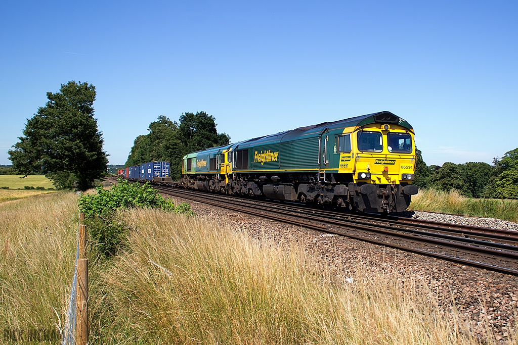 Class 66 - 66591 + 66522 - Freightliner