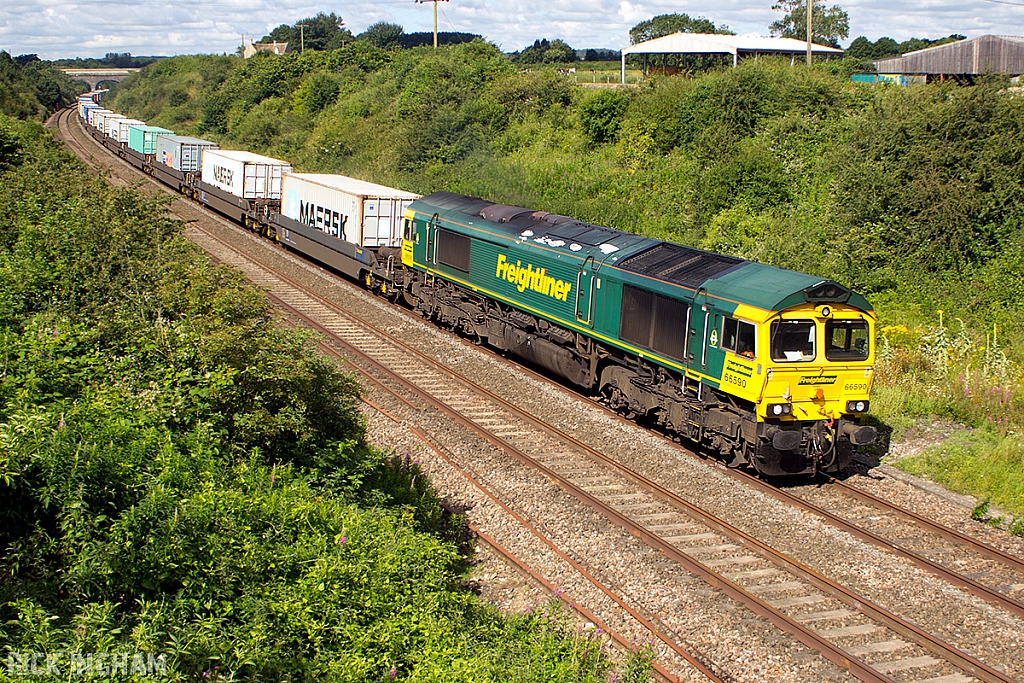 Class 66 - 66590 - Freightliner