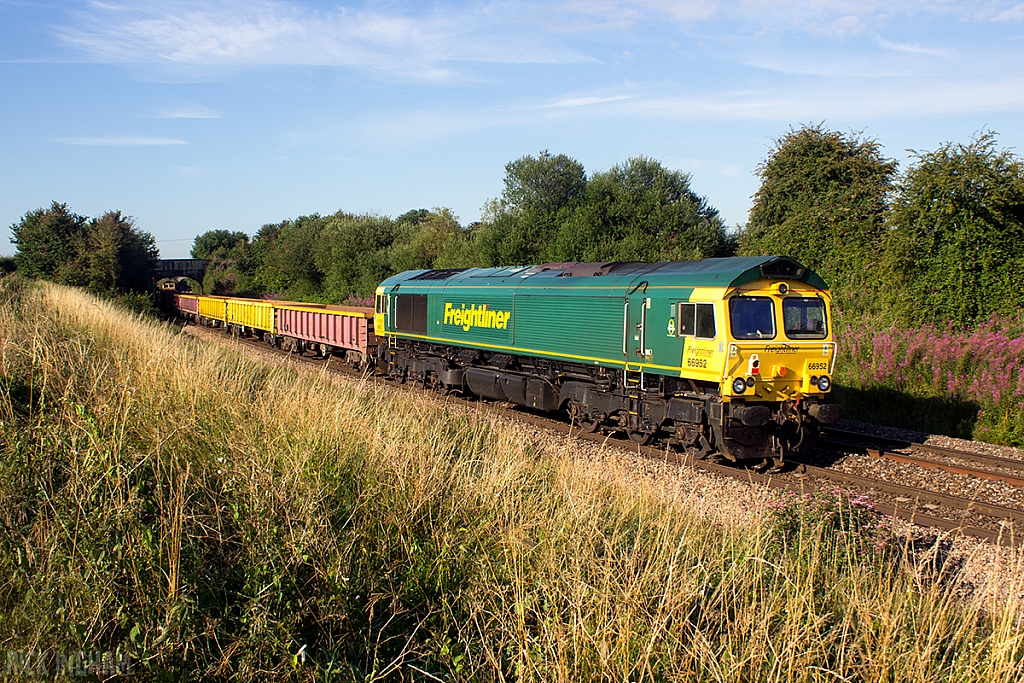 Class 66 - 66952 - Freightliner