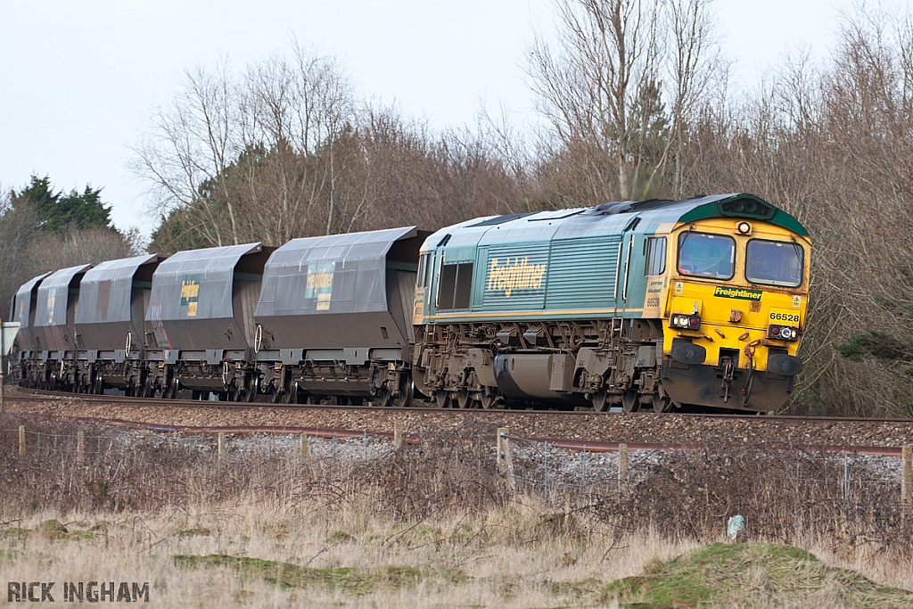 Class 66 - 66528 - Freightliner