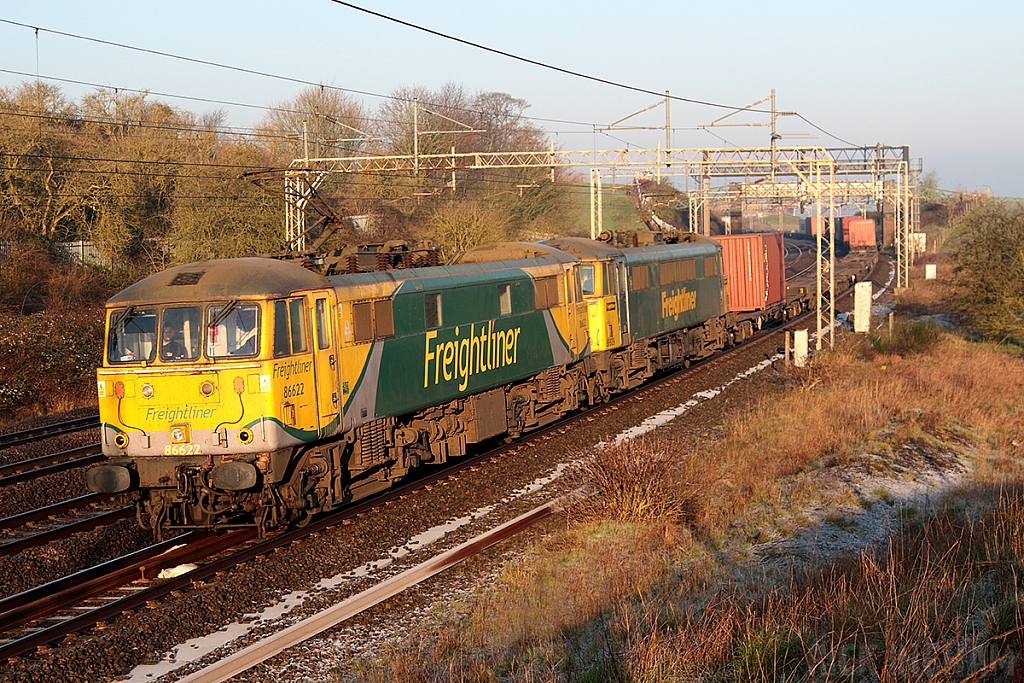 Class 86 - 86622 + 86609 - Freightliner