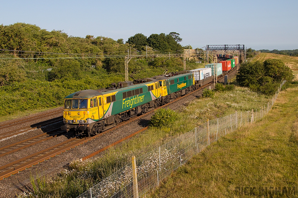 Class 86 - 86637 + 86639 - Freightliner