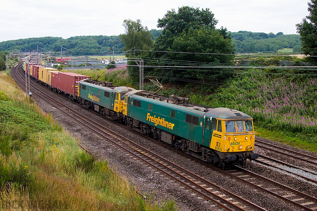 Class 86 - 86639 + 86614 - Freightliner