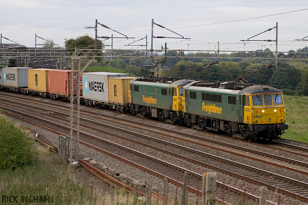 Class 86 - 86607 + 86628 - Freightliner