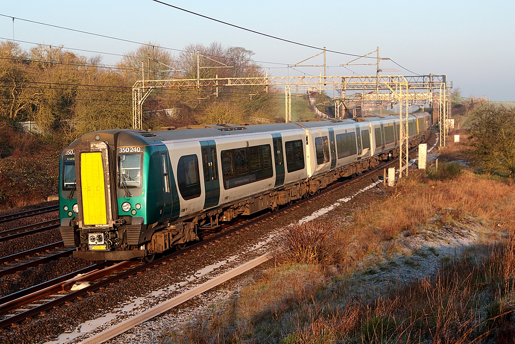 Class 350 - 350240 - London Northwestern Railway