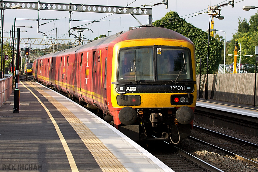 Class 325 - 325001 - Royal Mail