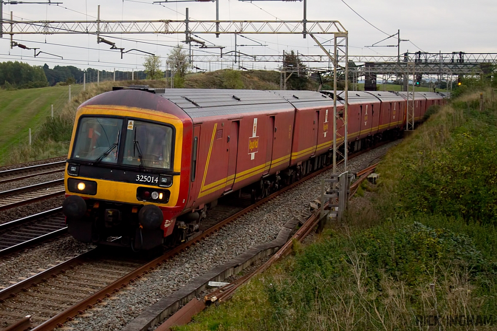 Class 325 - 325014 - Royal Mail