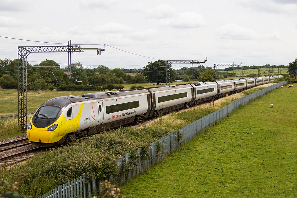 Class 390 Pendolino - 390122 - Avanti West Coast