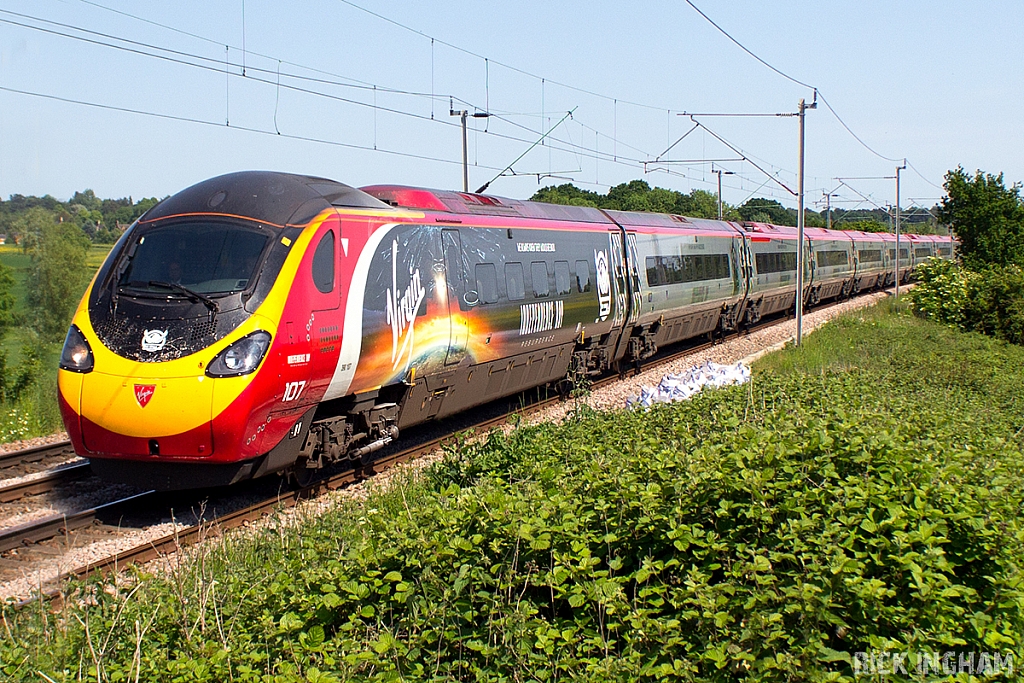 Class 390 Pendolino - 390107 - Virgin Trains