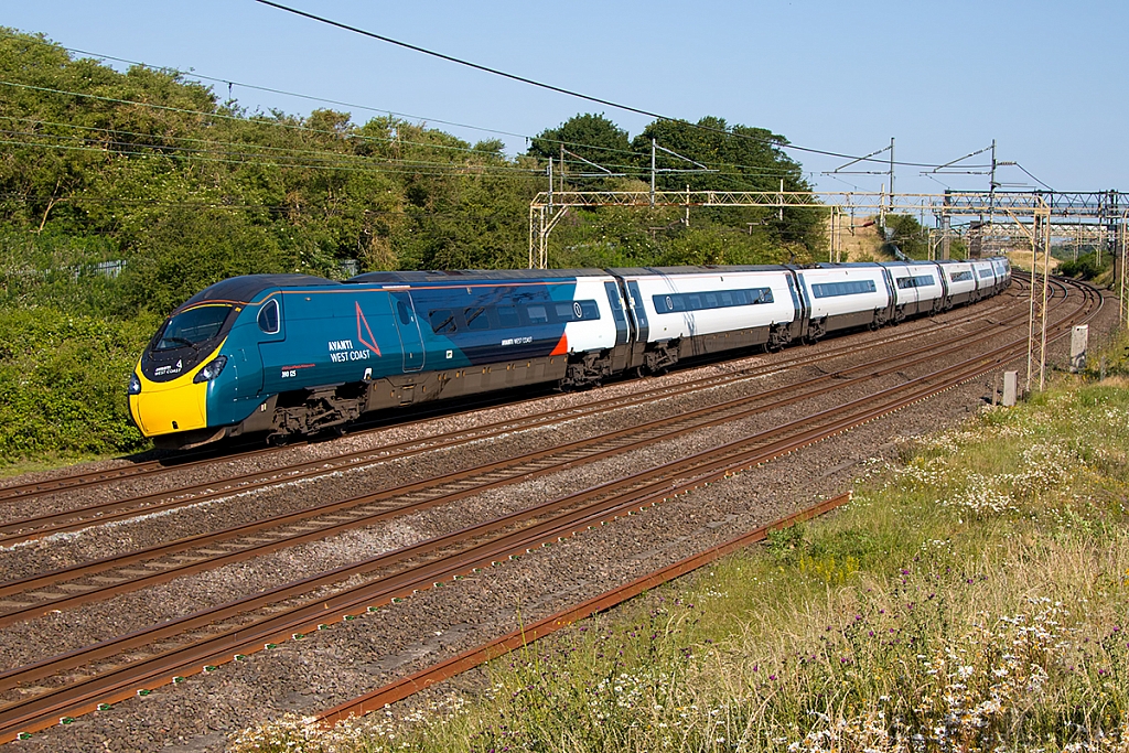 Class 390 Pendolino - 390125 - Avanti West Coast