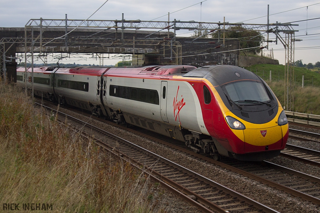 Class 390 Pendolino - 390135 - Virgin Trains