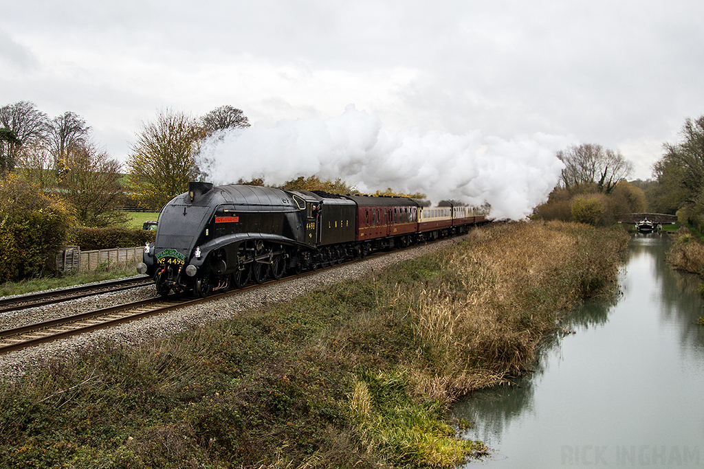 LNER Class A4 - 4498 Sir Nigel Gresley (60007)