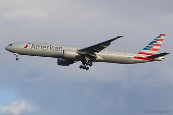Boeing 777-323ER - N733AR - American Airlines