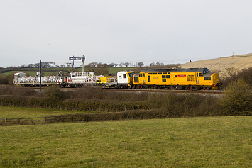 Class 97 - 97302 + MPV DR98003 - Network Rail