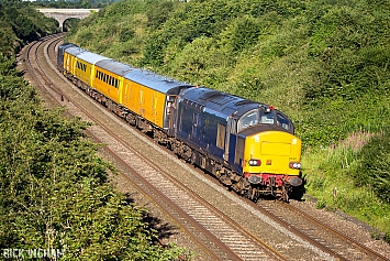 Class 37 -37611 + 37608 - EuroPhoenix