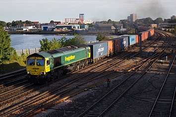 Class 66 - 66588 - Freightliner