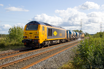 Class 67 - 67027 - Colas Rail